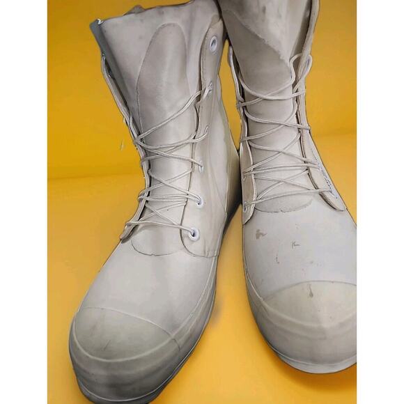 Vintage 1982 US Military Extreme Cold Weather Bunny Boots Airborne White 13 XN - Picture 2 of 8